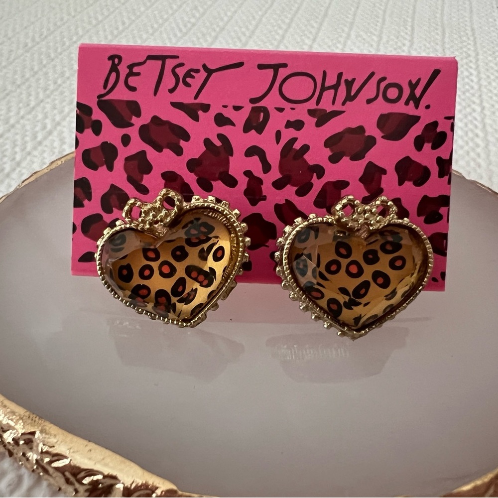ew Betsey Johnson leopard pattern heart studs earring